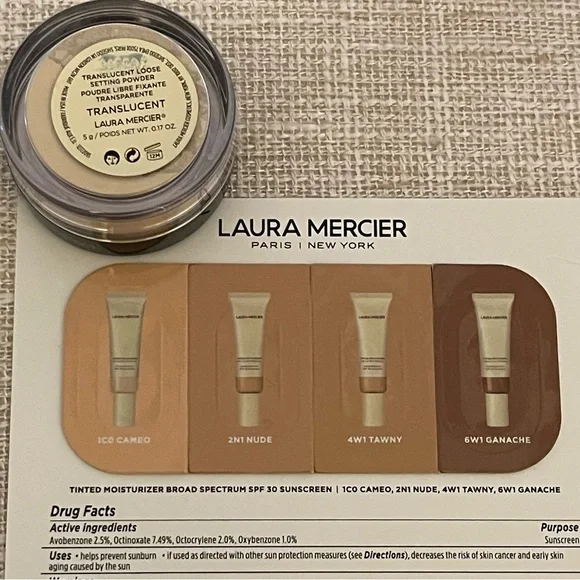 Laura Mercier Translucent Loose Setting Powder 5g / 0.17oz - Picture 3 of 4